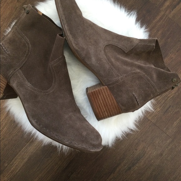 Ugg Brown suede size 9 booties - Picture 1 of 8